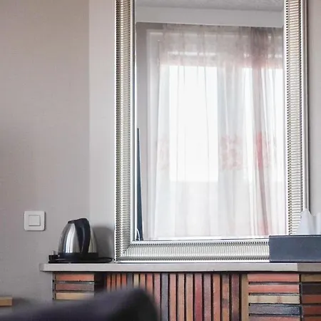 La Maison Charentonneau 3*