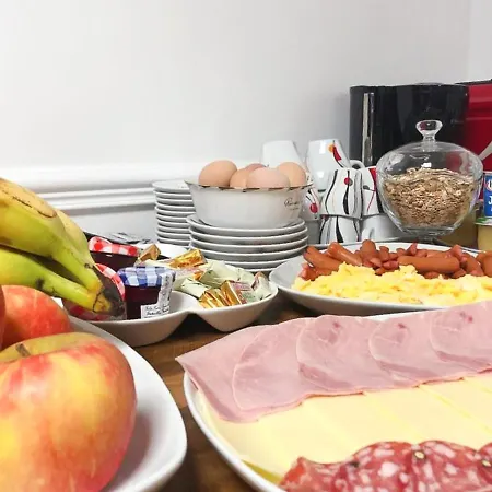 La Maison Charentonneau 3*