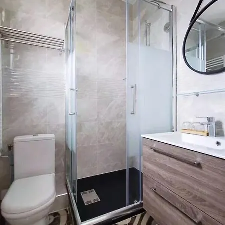 La Maison Charentonneau 3*