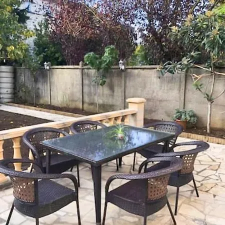 La Maison Charentonneau 3*
