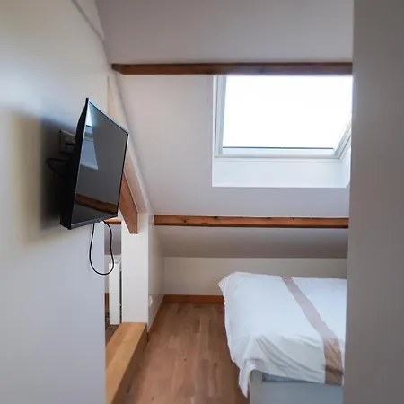 La Maison Charentonneau Bed & Breakfast 3*