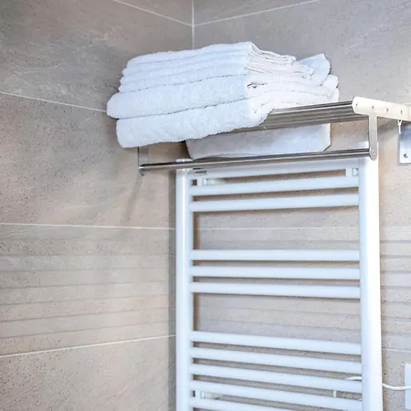 La Maison Charentonneau Bed & Breakfast