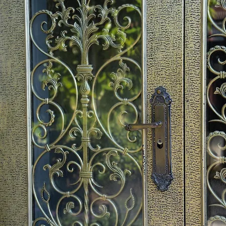 La Maison Charentonneau Nocleg ze śniadaniem 3*