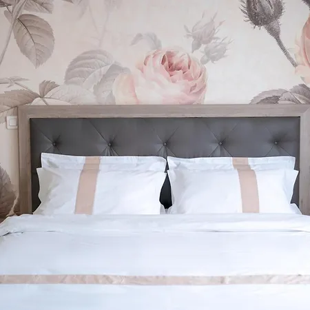 Bed & Breakfast La Maison Charentonneau 3*