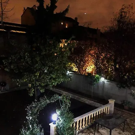 La Maison Charentonneau Nocleg ze śniadaniem 3*