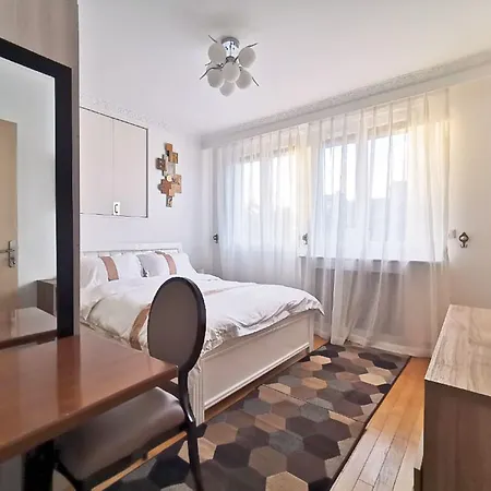 Nocleg ze śniadaniem La Maison Charentonneau 3*