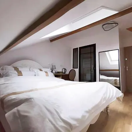 La Maison Charentonneau Nocleg ze śniadaniem 3*