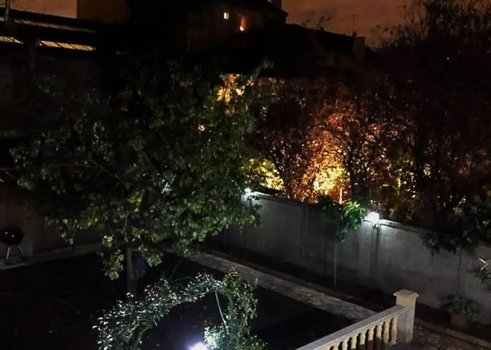 La Maison Charentonneau Couette-café 3*