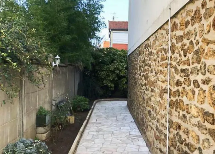 La Maison Charentonneau Couette-café 3*